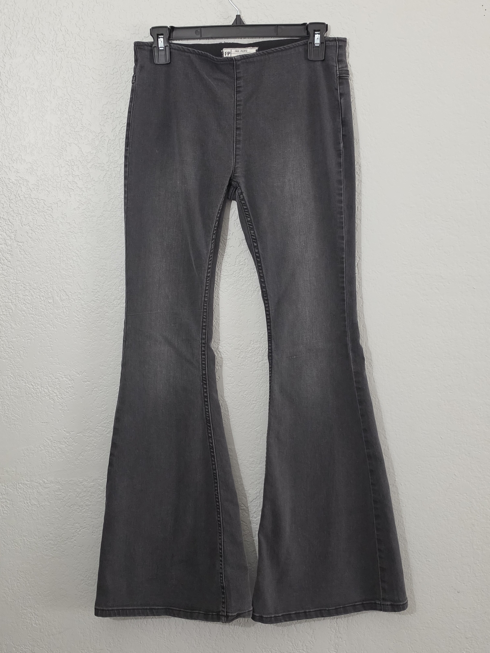 Free People Gummy Pull On Flare Leg Jeans Washed Black Low Rise Womens 26 S